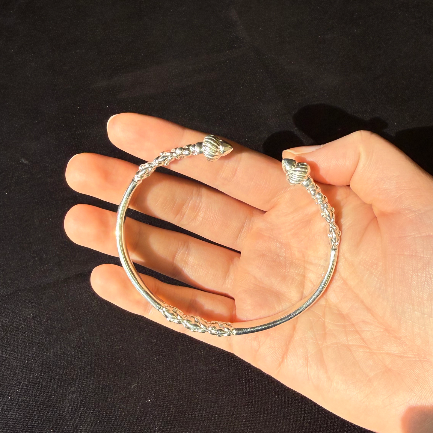 Taj Mahal Ridged Arrow Flat Thick .925 Sterling Silver West Indian Bracelet Bangle, 1 piece