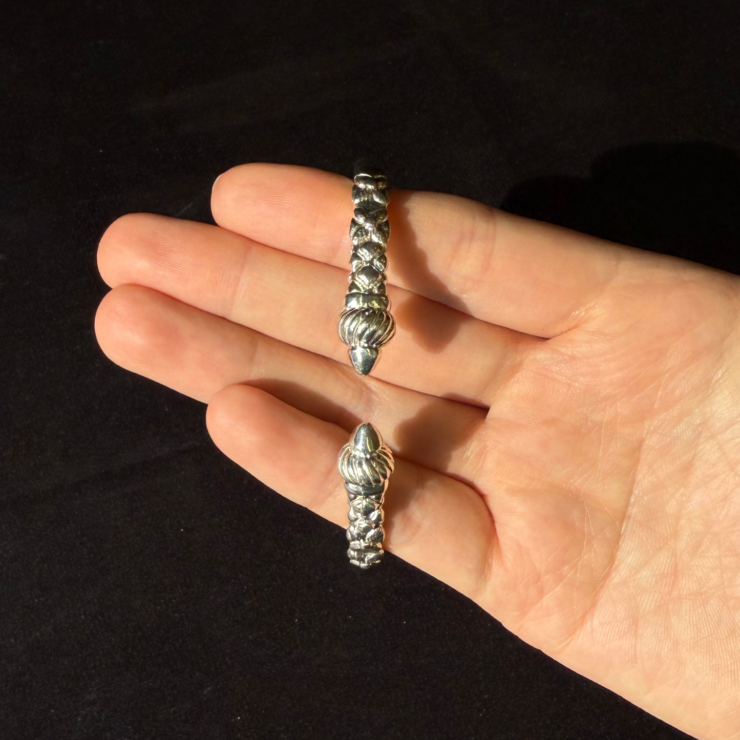 Taj Mahal Ridged Arrow Flat Thick .925 Sterling Silver West Indian Bracelet Bangle, 1 piece