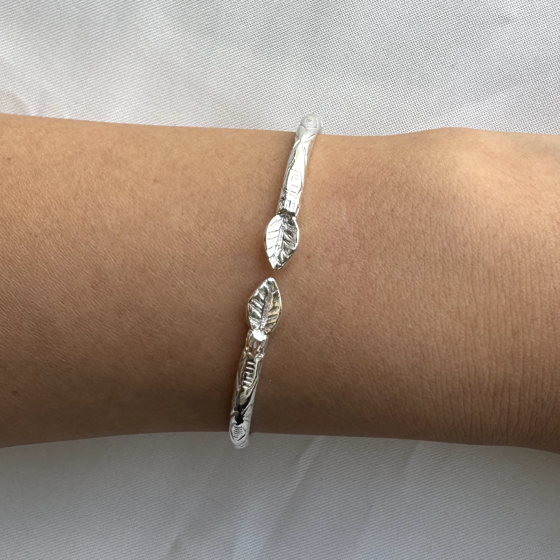 Better Jewelry Leaf .925 Sterling Silver West Indian Bangle, 1 Better Jewelry Leaf .925 Sterling Silver West Indian Bangle, 1