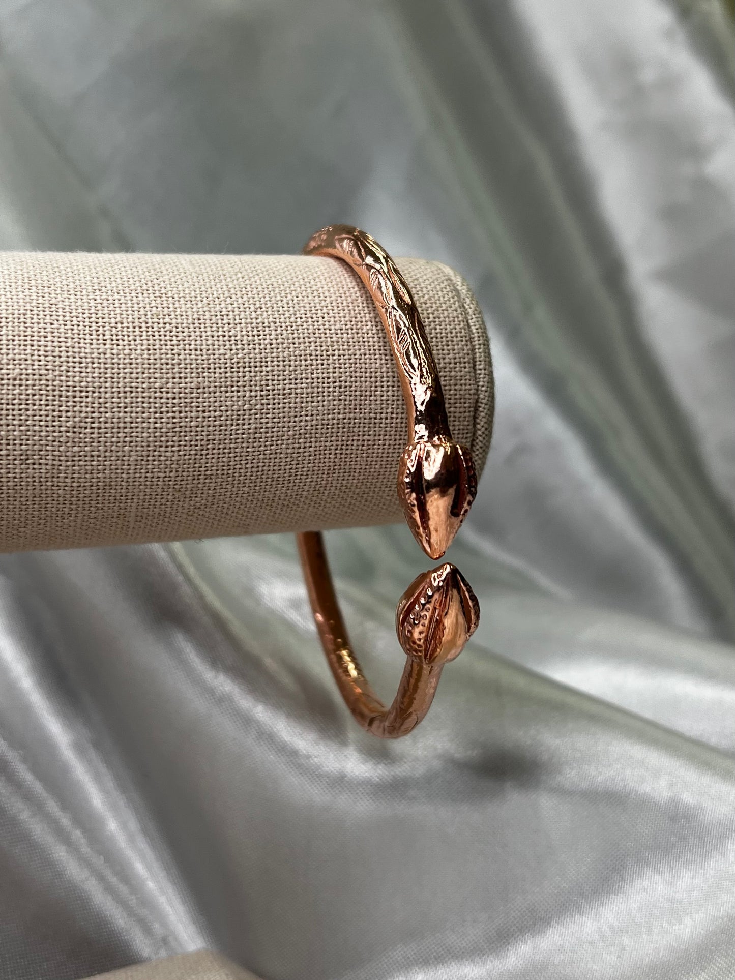 Large Cocoa Pods Pointy Bulb Pure Copper West Indian Bangle, 1 Piece