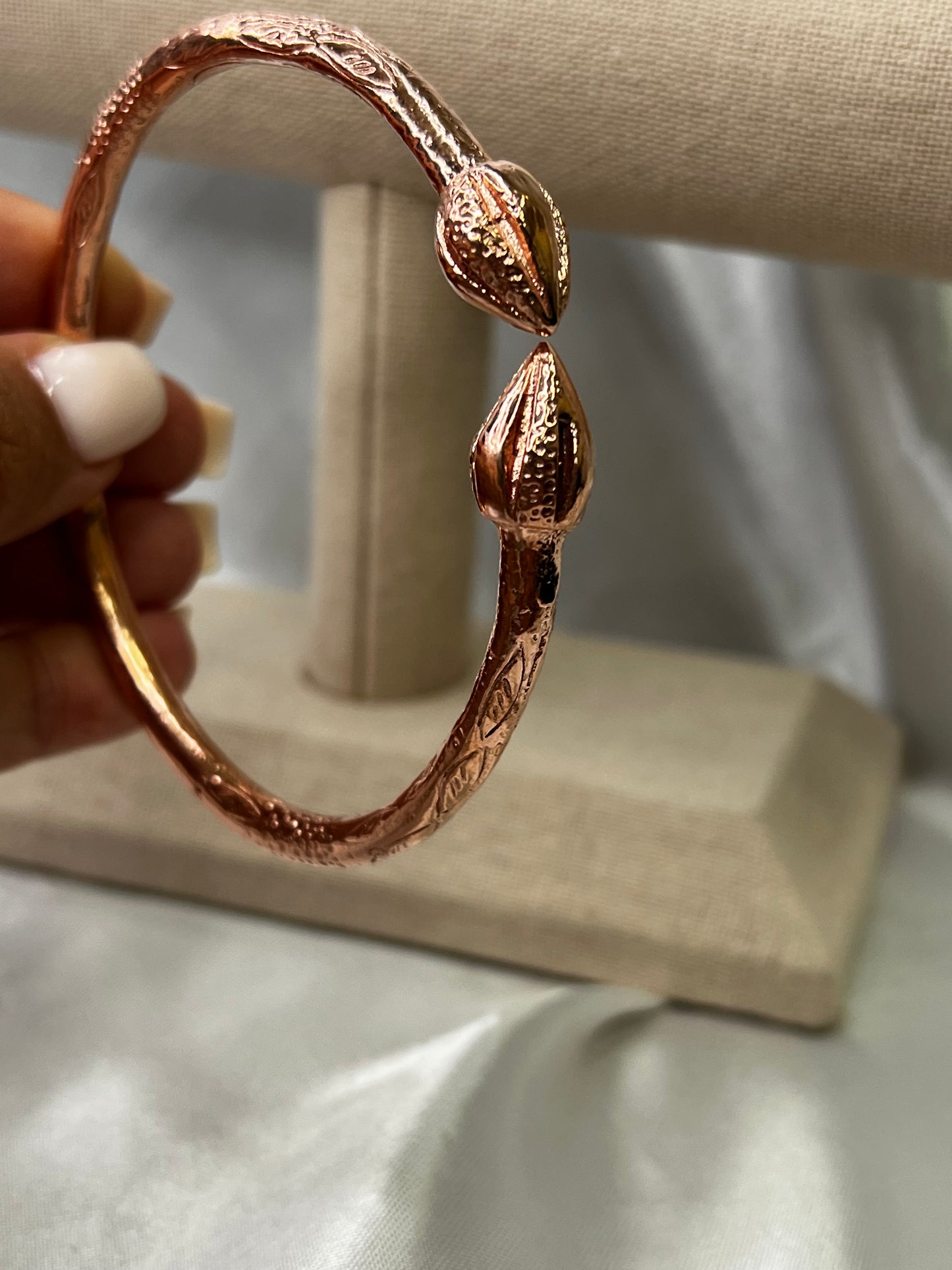 Large Cocoa Pods Pointy Bulb Pure Copper West Indian Bangle, 1 Piece