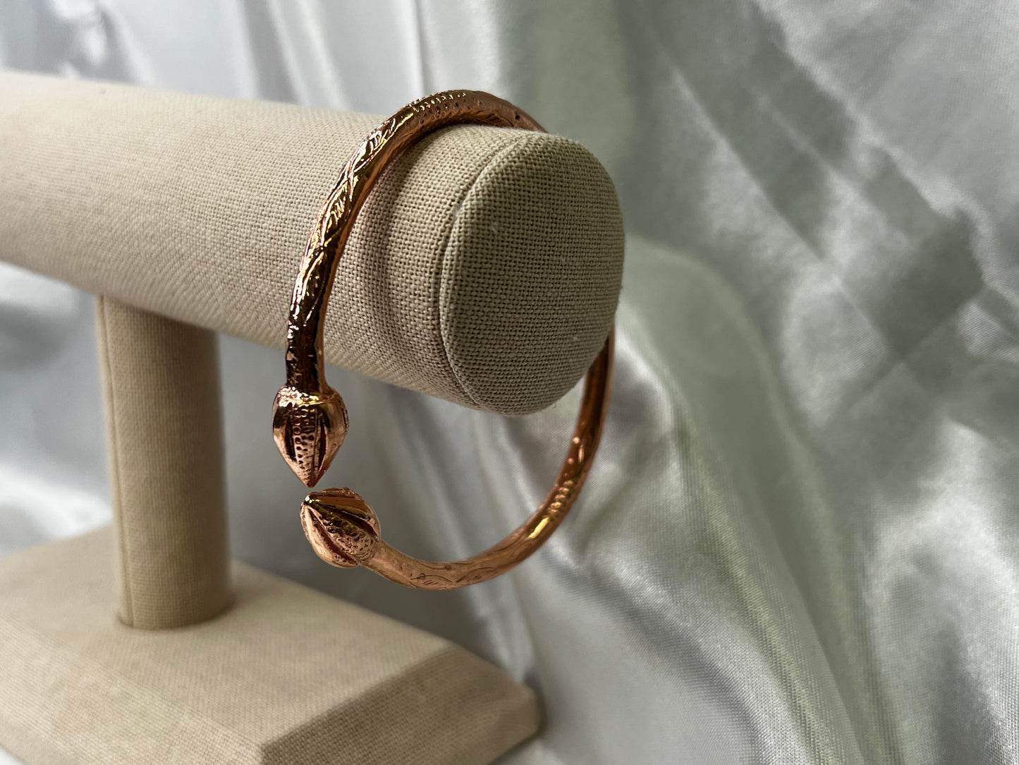 Large Cocoa Pods Pointy Bulb Pure Copper West Indian Bangle, 1 Piece