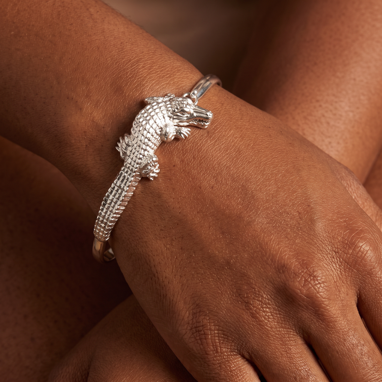 Alligator .925 Sterling Silver Hook Bangle, 1 piece